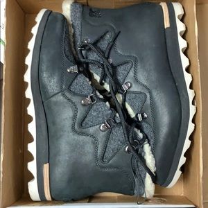 NIB Sorel sneakchic alpine holiday black gray